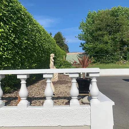 Ivy Lane Loughanure