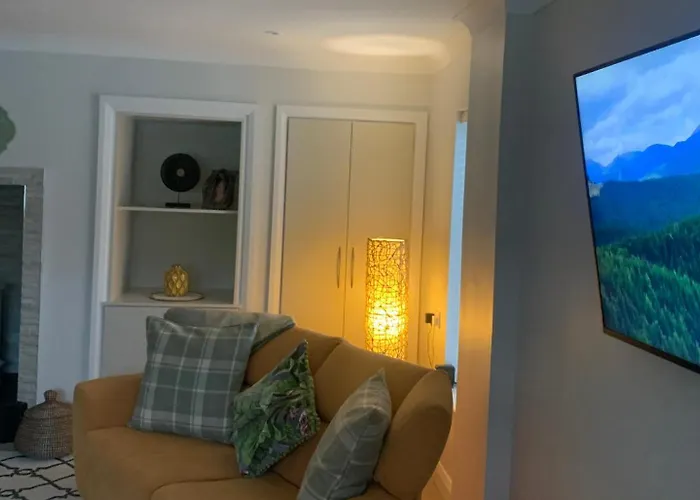 Ivy Lane * Loughanure